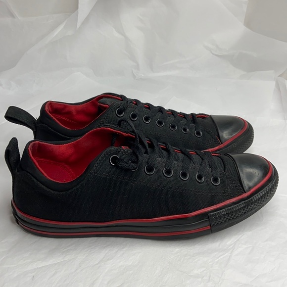 Converse all-star size 9 black and red sneakers